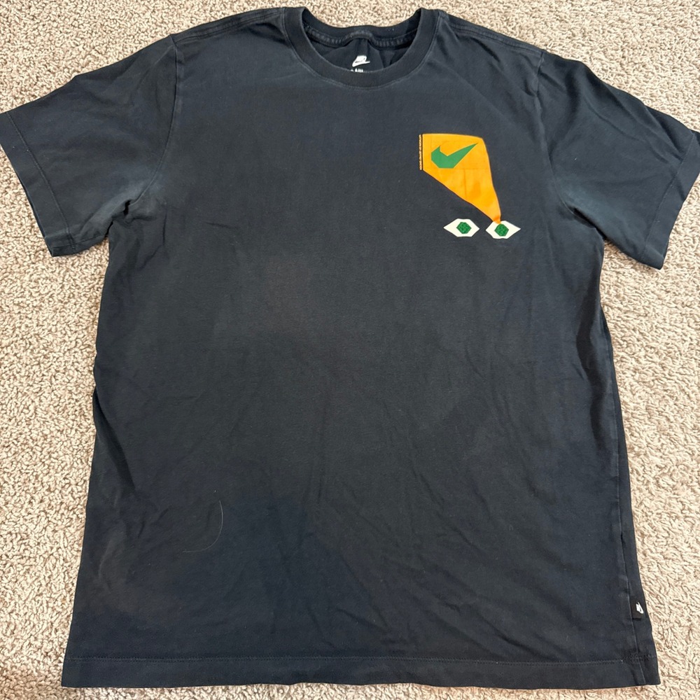 Nike T-Shirt Mens M‎ Black Good Sole Seeking Graphic FJ1097-010 Short Sleeve Tee